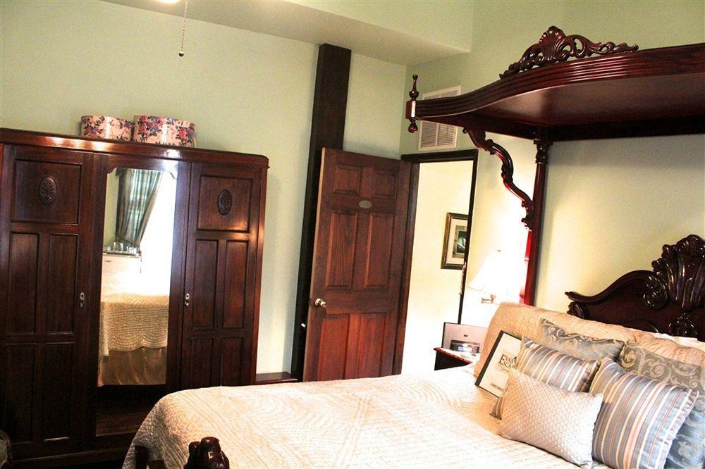 Evas Escape At The Gardenia Inn San Antonio Exterior photo