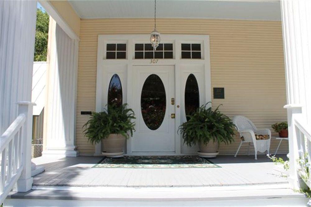 Evas Escape At The Gardenia Inn San Antonio Exterior photo