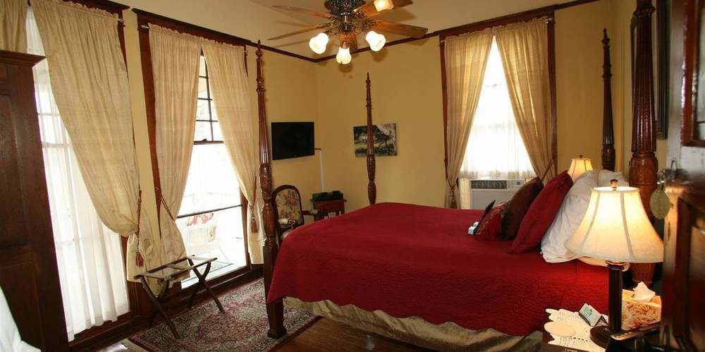 Evas Escape At The Gardenia Inn San Antonio Exterior photo